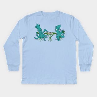 A Game Between Two Squids Kids Long Sleeve T-Shirt